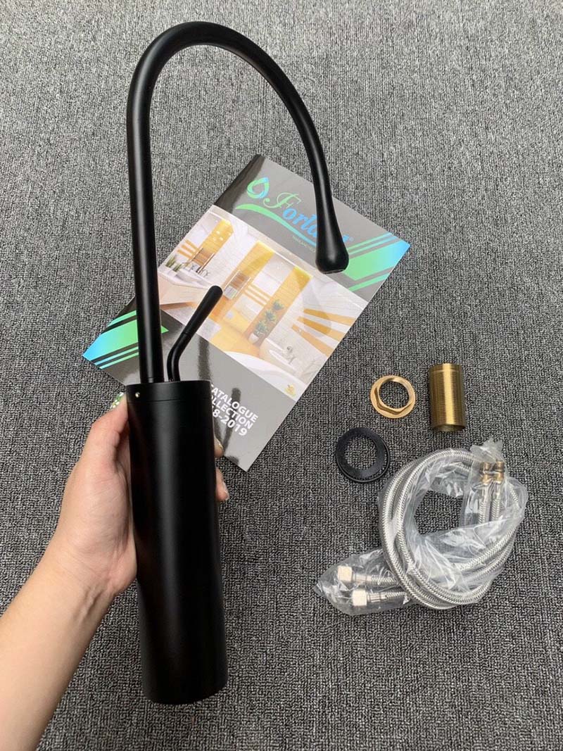 Vòi lavabo nóng lạnh thân cao thiên nga đen