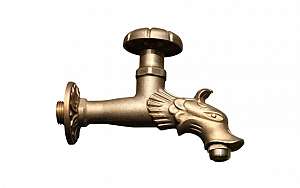 voi-nuoc-lanh-gan-tuong-bang-dong-thau-gct02r