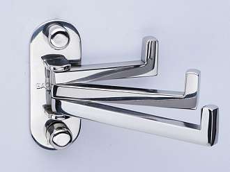 moc-ao-inox-chia-3-gan-tuong-bn-160