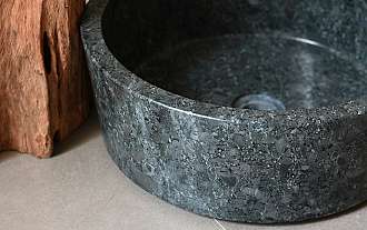 chau-lavabo-da-tu-nhien-mau-xanh-reu-kanly-mar7e7